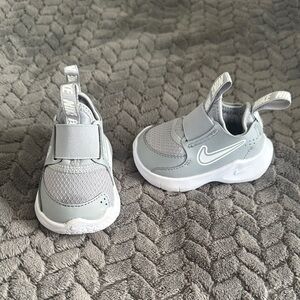 Nike Kids Light Gray Sneakers